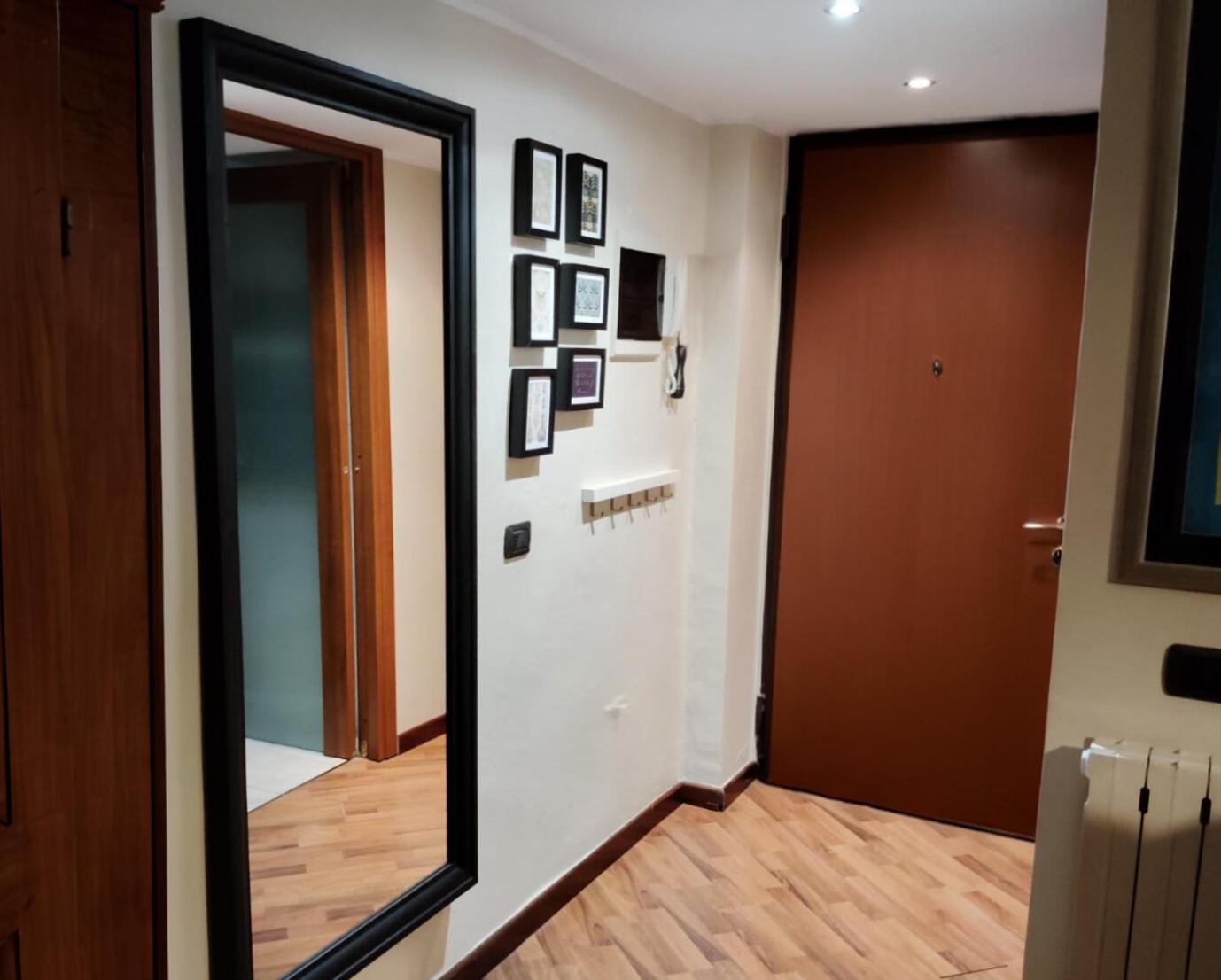 Vfh Stylish Boutique Apartment-City Center Милан Экстерьер фото